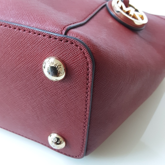 MICHALE KORS Red Jet Set Saffiano Leather Medium Tote - Picture 8 of 14